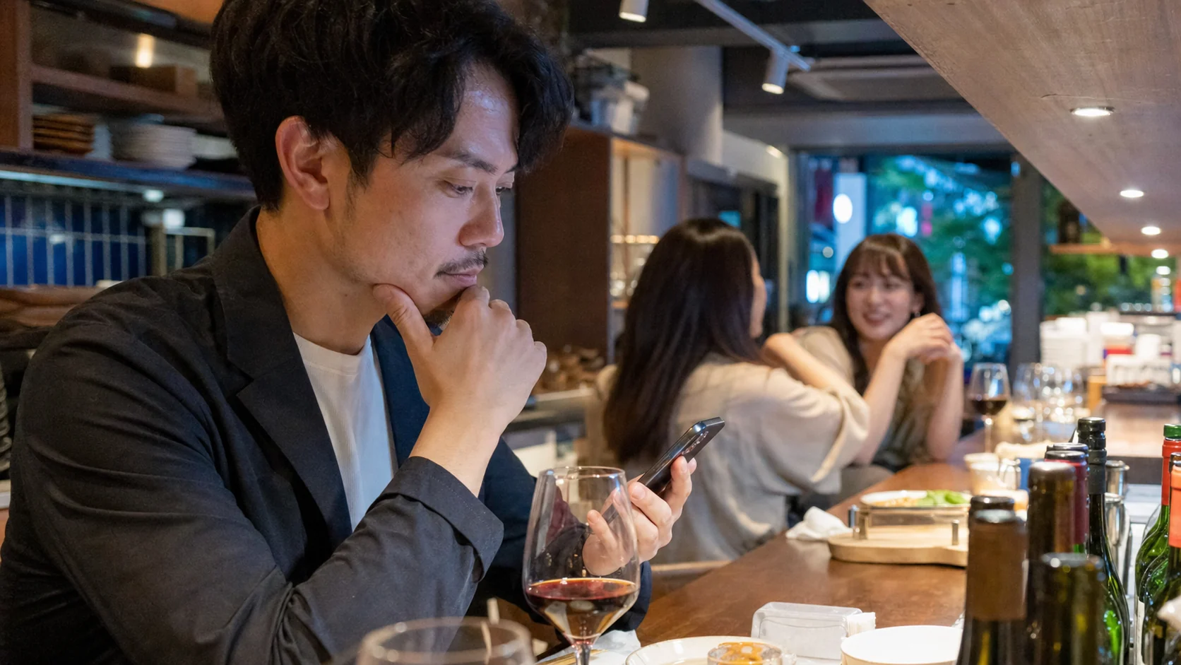 今から飲める人探し、SNSより本人確認アプリが強い理由